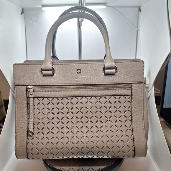 kate spade Handbags - Kate Spade perri lane romy handbag shoulder bag taupe